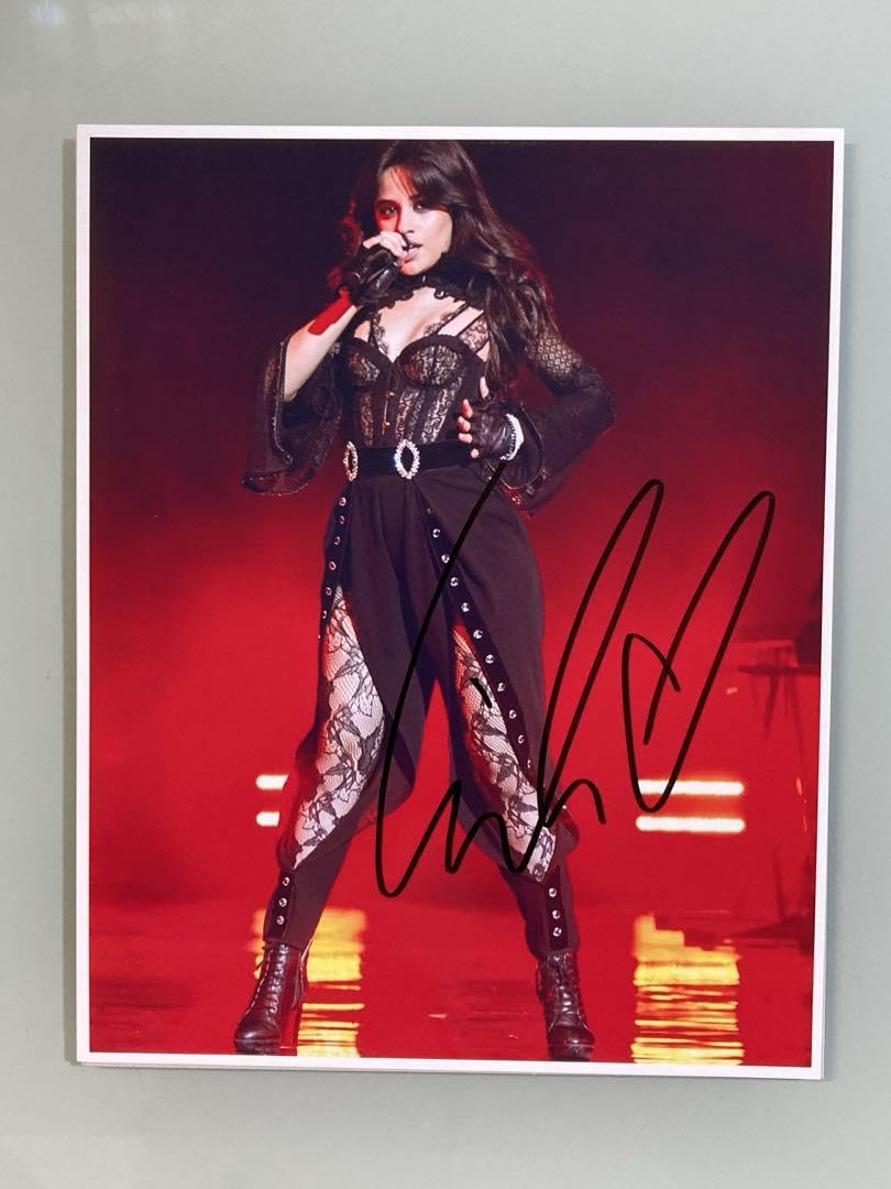 カミラ・カベロ直筆サイン入り超大型写真…Camila Cabello… カミラ・カベロ直筆サイン入り超大型写真…Camila Cabello
