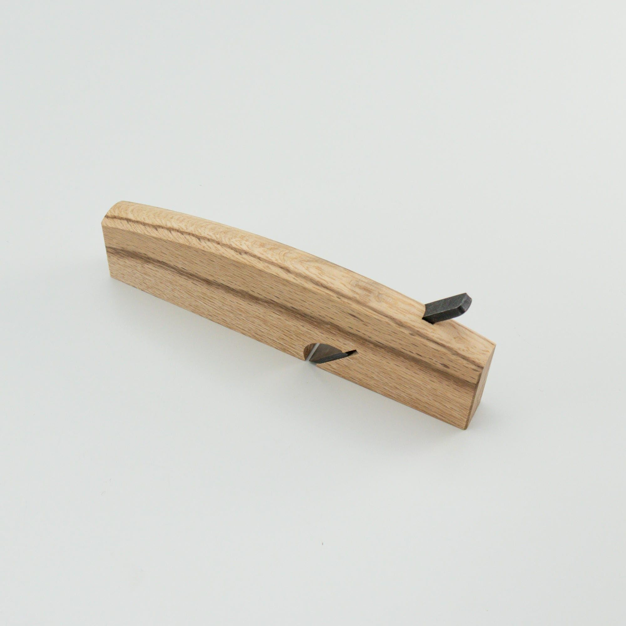 Wazakura, Rabot Japonais Kushigata Sakuri Kanna 15 mm | Fabrication Artisanale à Tsubame-Sanjo | Lame en Acier Haut Carbone | Outil de Menuiserie de Précision | Corps en Bois Japonais | Manuel