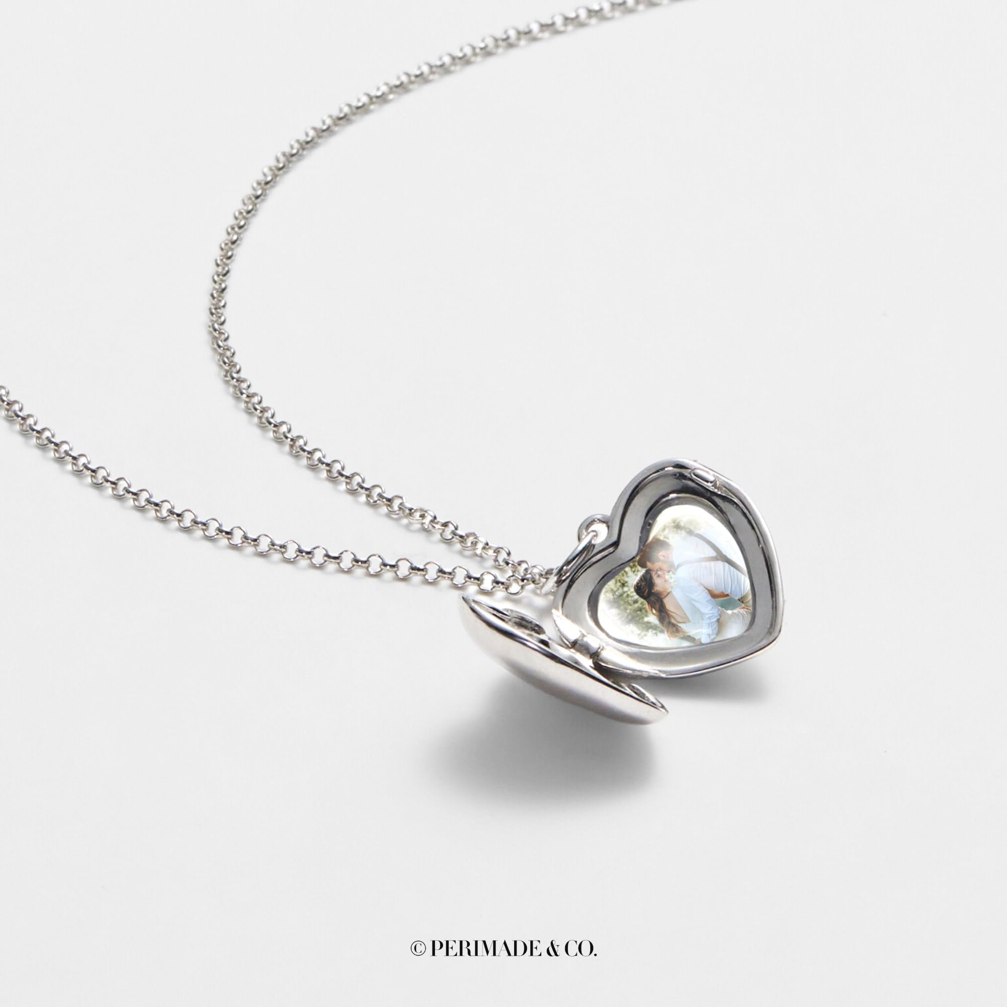 PERIMADE Pulsera con medallón de foto personalizada con imagen en el interior, pulsera de corazón con mensaje de texto personalizado que sostiene la imagen, regalo conmemorativo de amor personalizado