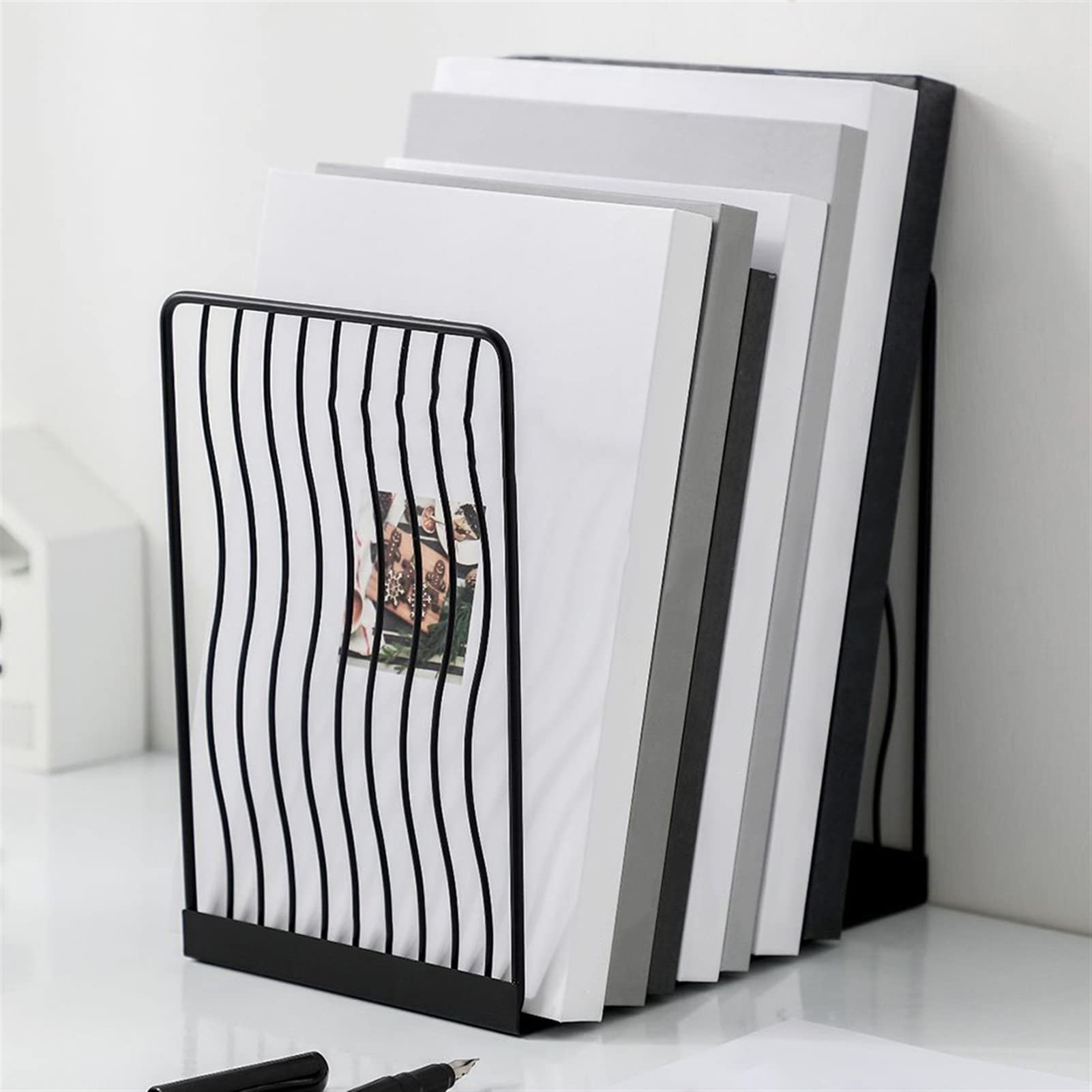 Dekorative Buchstützen BUREN BUCHENSCHAFT PORTABLE BUCHZEUGSAUFZAHNZEUGBEHERN SCHLÜSSE TERKTOBER Bücherregal Aufbewahrungsregal Home Decoration Vertikale Halterung Schreibtisch Bücherstützen 1 Paar Bu