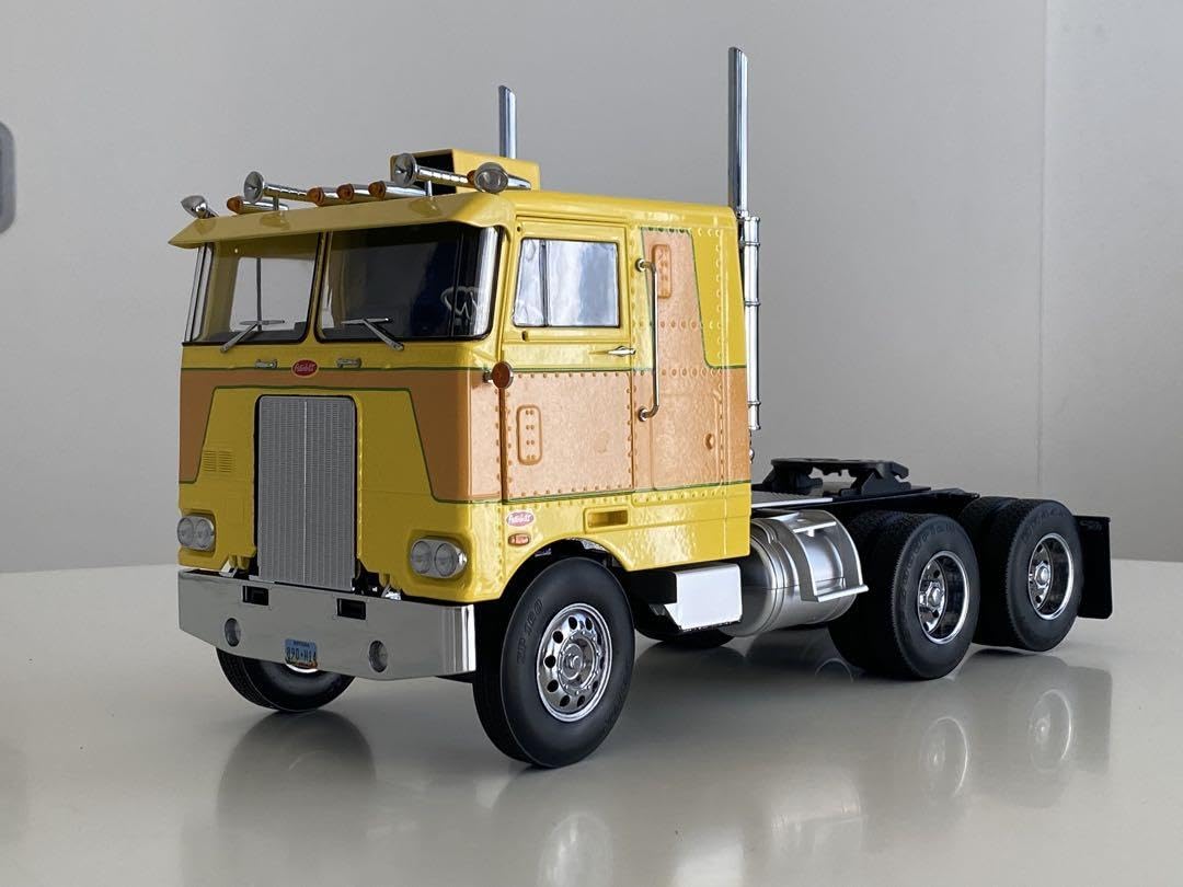 ミニカー 1/18 Peterbilt 352 Pacemaker 1977-1979 ミニカー 1/18 Peterbilt 352 Pacemaker 1977-1979 Amazon.com
