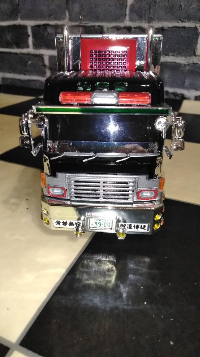 1/32 デコトララジコン 映画「トラック野郎 望郷一番星」に登場するデコトラがRCカーになって