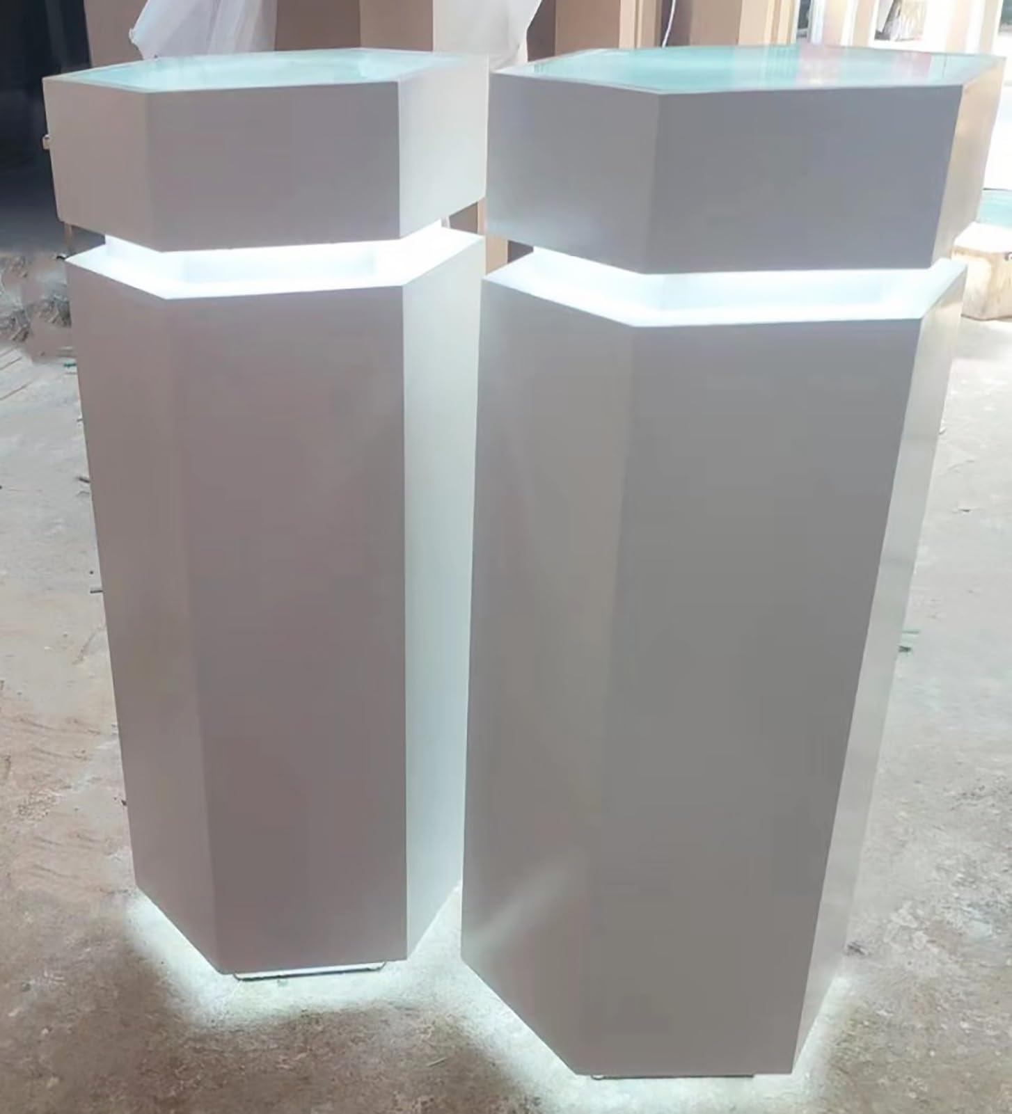Messe Theke Empfangstheke Sechseckiger Holzständer für Die Präsentation, Lichtstreifen-Design-Werbeständer, 20" 28" 31" 39" Bodensockel für Die Präsentation von Skulpturen, Eventdekor(W 50 x H 60cm (1