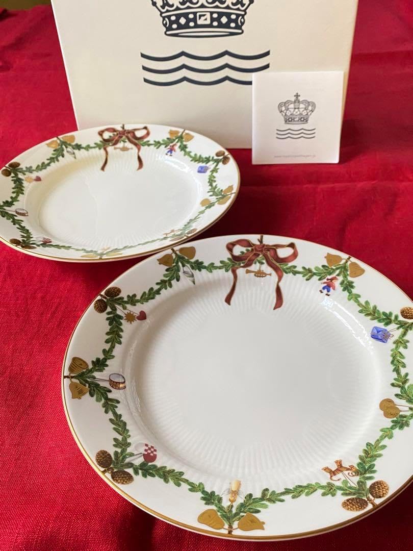 ロイヤルコペンハーゲン　 スターフルーテッドクリスマス プレート21センチ✖️２枚 ロイヤルコペンハーゲン スターフルーテッド クリスマス プレート 21cm