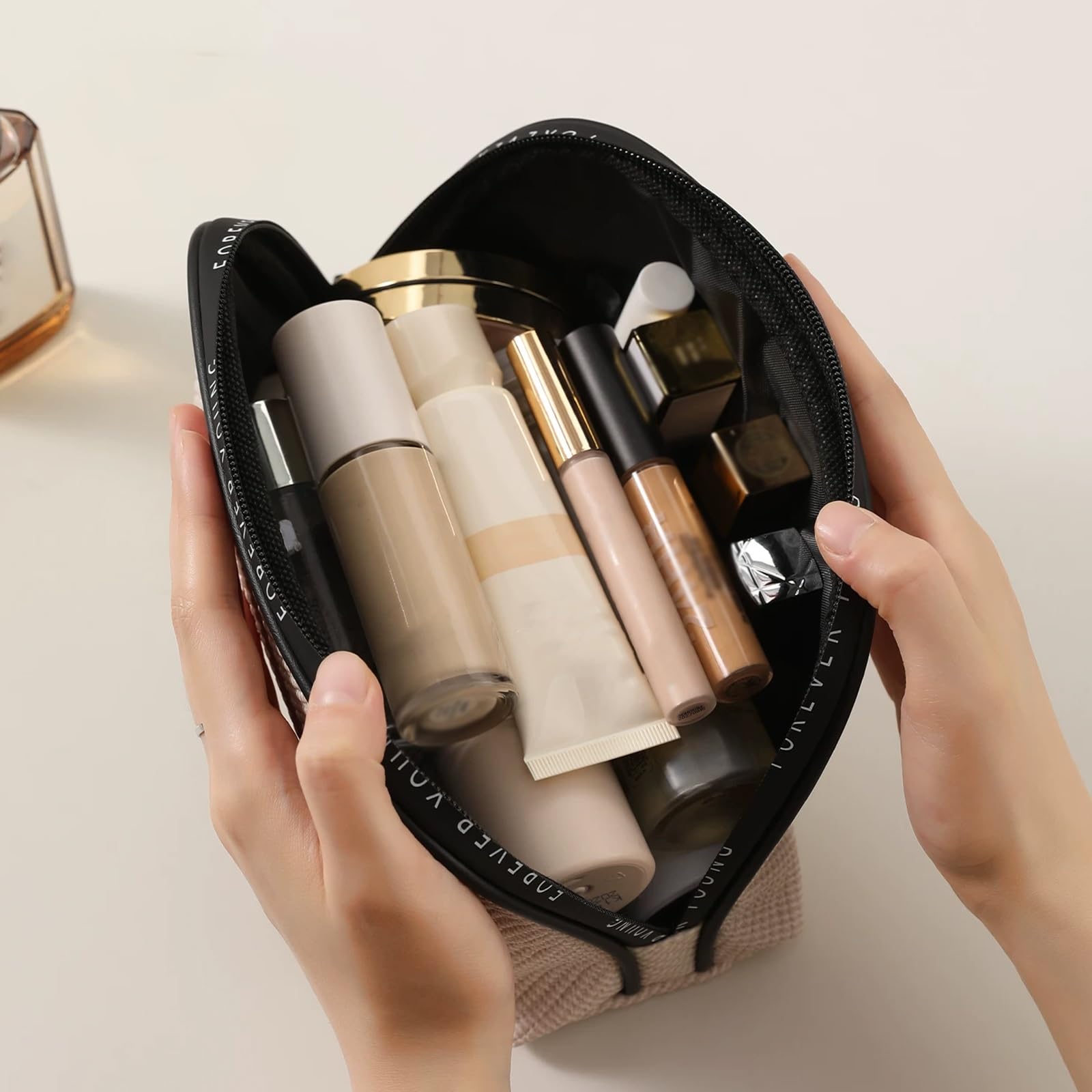 Borsa da Toilette Viaggio Donna ad Alta Capacità, Beauty Case Impermeabile con Ampia Apertura, Realizzato in Materiale PU, Dimensioni Compatte, Grande Capienza e Facile da Pulire(White)