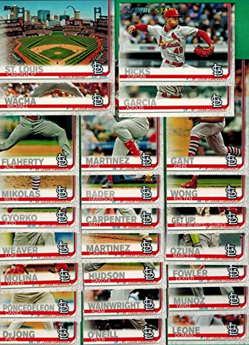 St Louis Cardinals 2019 Topps Complete Mint Hand Collated 25 Card Team Set with Adam Wainwright and Yadier Molina Plus a Jordan Hicks Future Star Card and Others