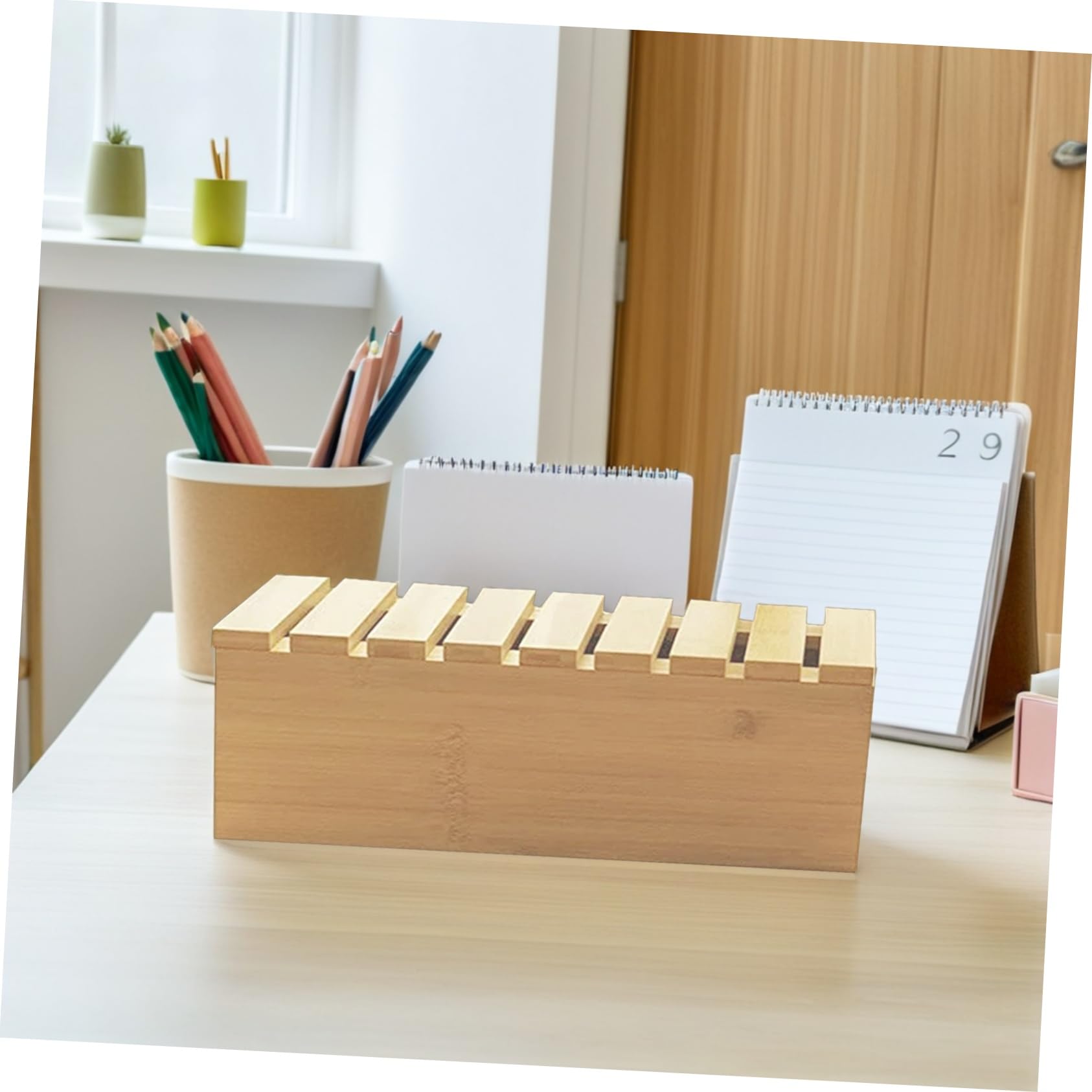 Organizer da Scrivania in Legno Beige con Supporto Telefono | Gestione Cavi Integrata, Scatola per Multipresa, Design Elegante per Ufficio e Studio Domestico