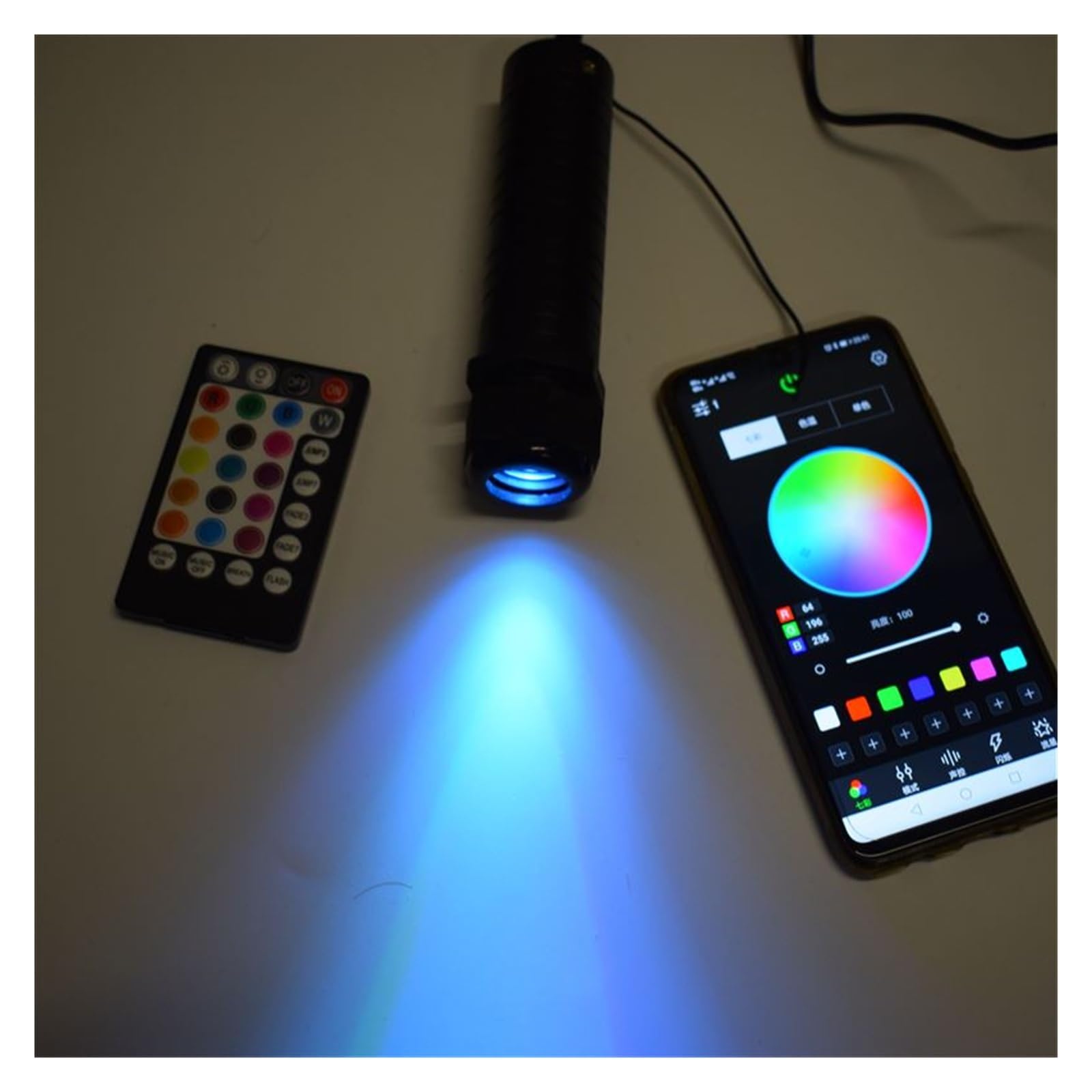 Oświetlenie wnętrza samochodu LED, 1X sterowanie APP Bluetooth 6W LED Light Engine z 28-klawiszowym pilotem do oświetlenia kabla światłowodowego PMMA Światła nastrojowe w samochodzie