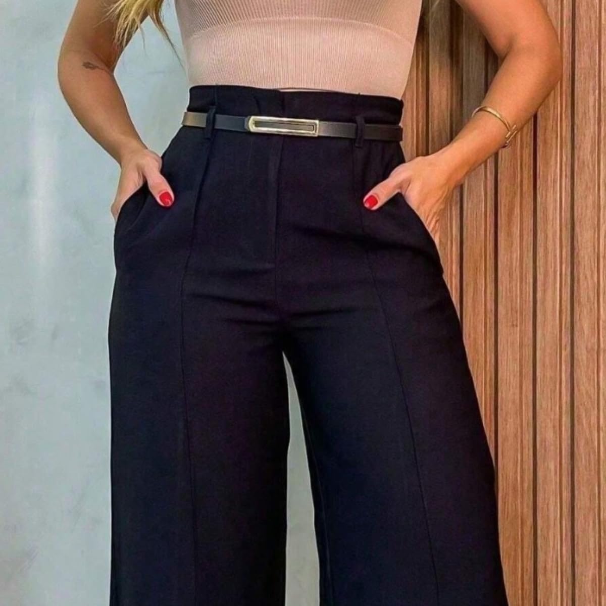 Calça Feminina Wide Leg Solta Alfaiataria Pantalona Social em promoção! Veja a oferta e mais achadinhos de Calças 6 Hoje é o melhor dia para comprar Calça Feminina Wide Leg Solta Alfaiataria Pantalona Social com aquele preço maroto! Promoção! Aproveite a oferta! 6