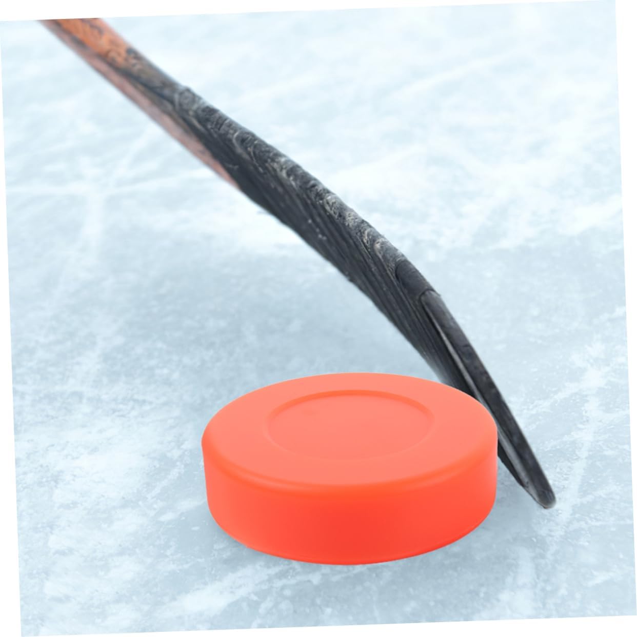 Toyvian 5pcs Training Ice Hockey Pucks Durable PVC Practice Pucks for Skill Development and Outdoor Training for Men and Women Hockey Players