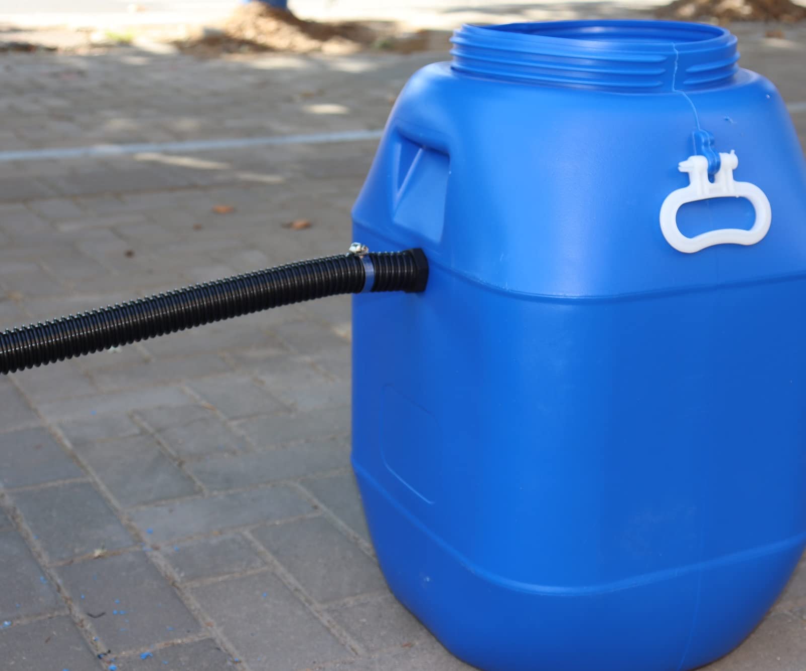 Kit di collegamento per barile per la raccolta dell'acqua piovana