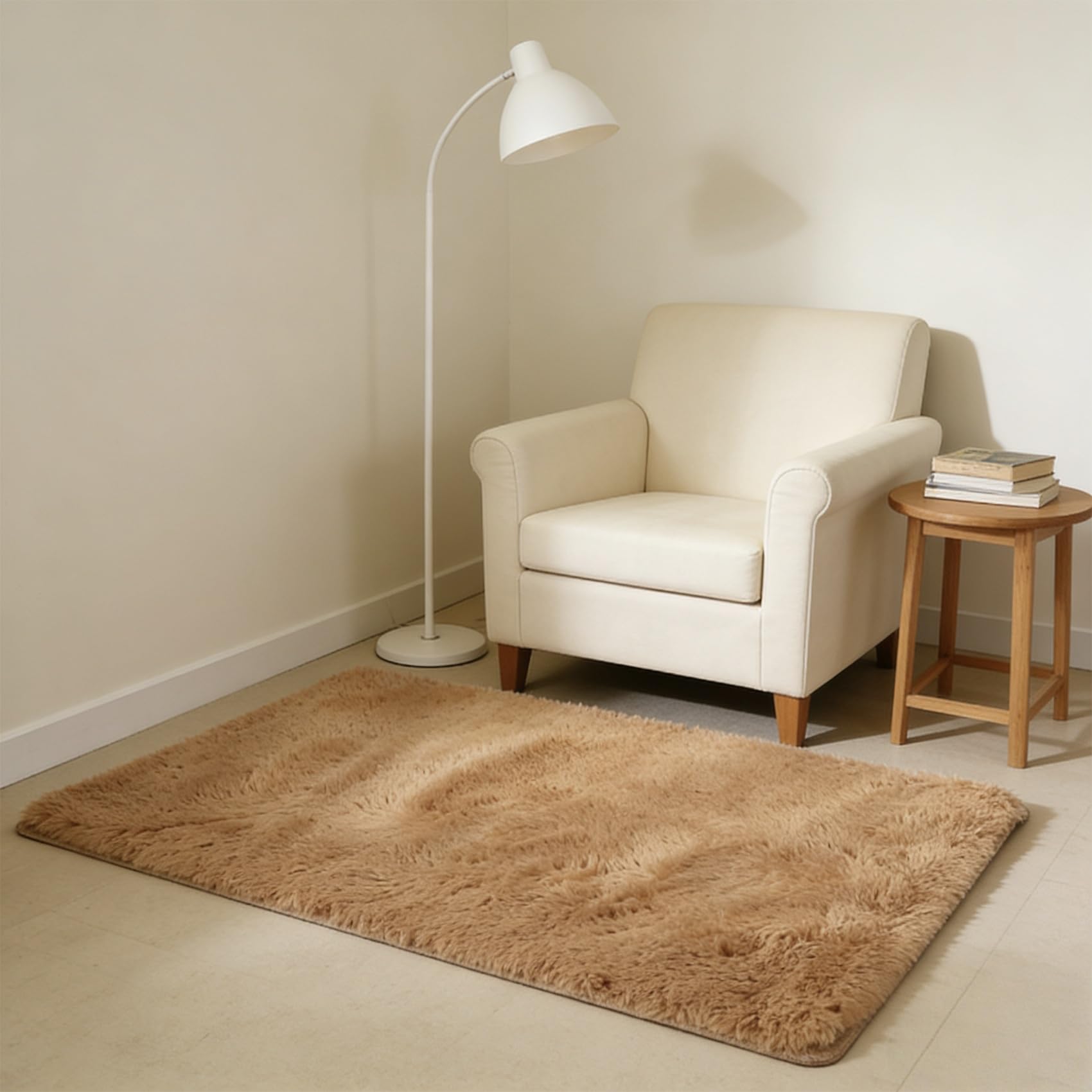 Tapis de canapé antidérapant à poils longs marron lavable pour un salon moderne et chaleureux
