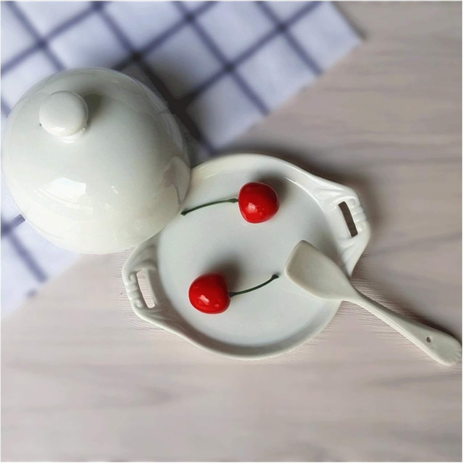 butter dish White Butter Dish with Lid, Ceramic Butter Container for Cakes and Snacks, Butter Dish Is a Best Gift for Friends and Family Butter Plate