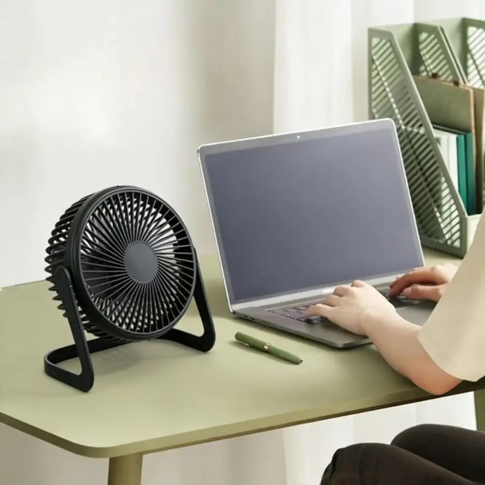 Ventilador pessoal USB de 12 cm, mini ventilador de mesa acessível, resfriamento silencioso para quarto, escritório, cozinha, ótimo custo-benefício, preto