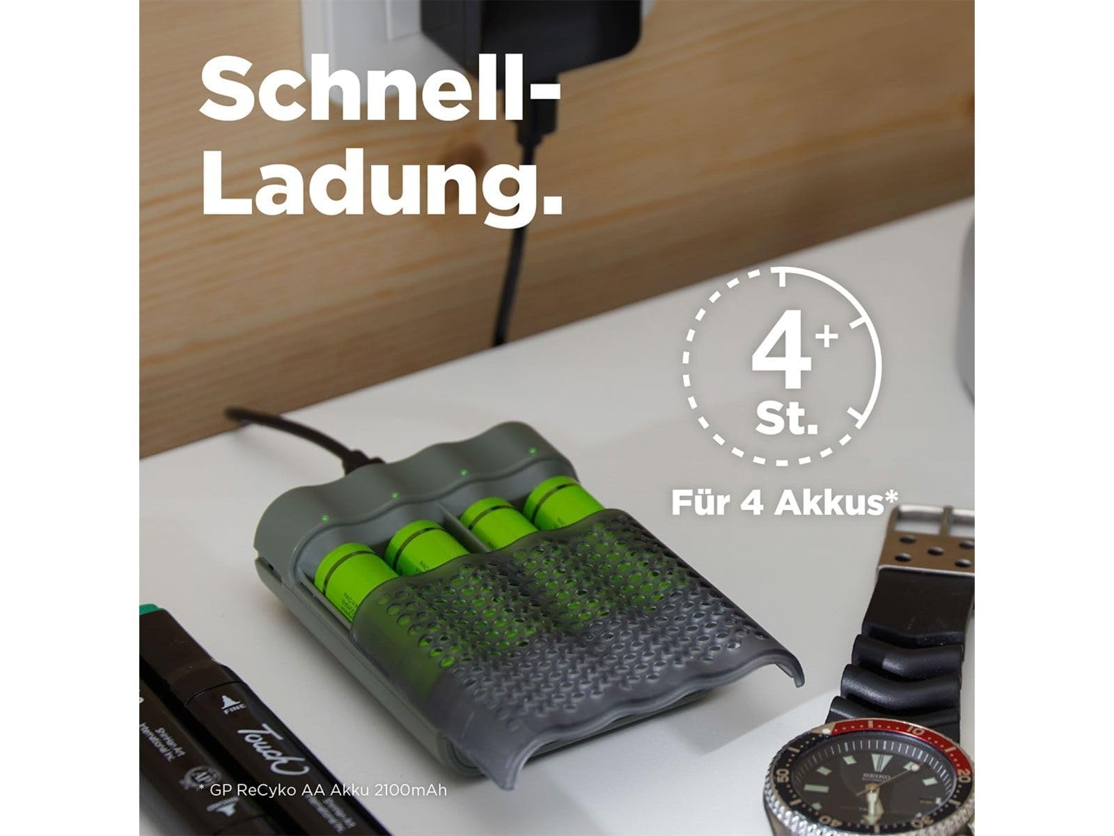 GP ReCyko M451/100 4-Port USB Chargeur + 4X AAA NiMh 950mAh