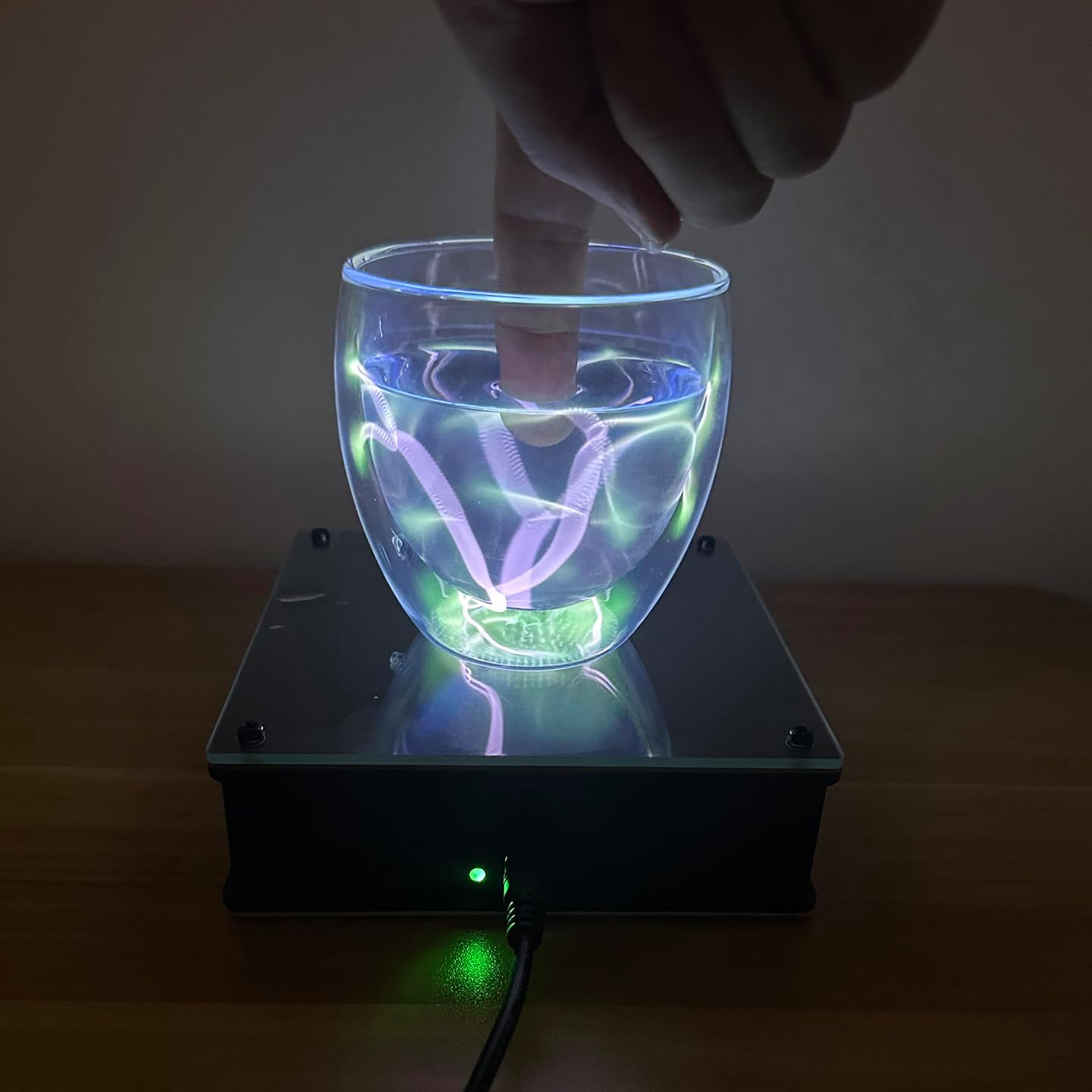 Tesla Coil Plasma Cup, Lightning Glow Mug - Touch Activated Electric Arc for Drinks, Cool Science Gadget, Unique Novelty Gift for Men, Women, Adults (Base+A)