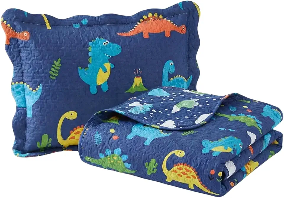 Kit Colcha Cobre Leito Infantil Solteiro Estampado 220x180cm Dupla Face 2 Peças Matelado 100% Poliéster Macio e Divertido Aventuras Do Dino Cozzilar