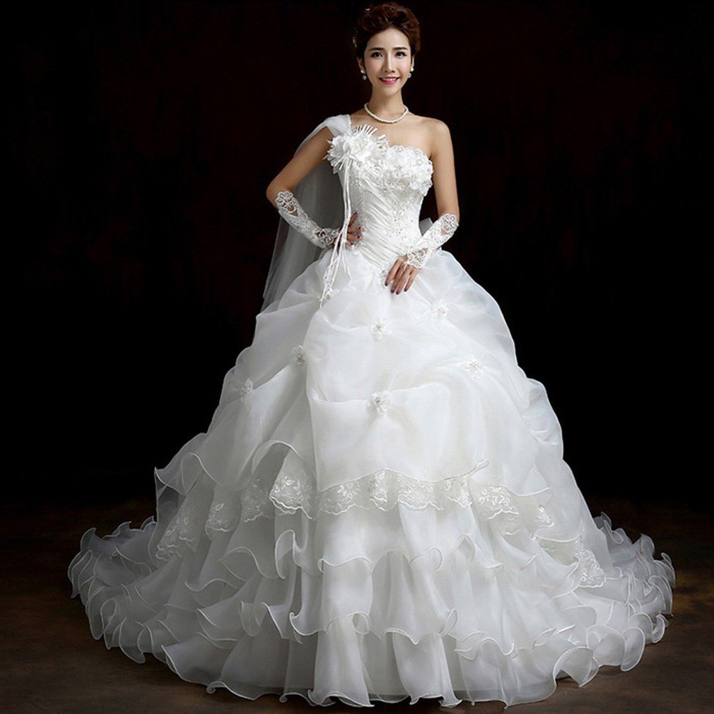 Robe de mariée moderne XXL grand code coupe slim affinante avec traîne