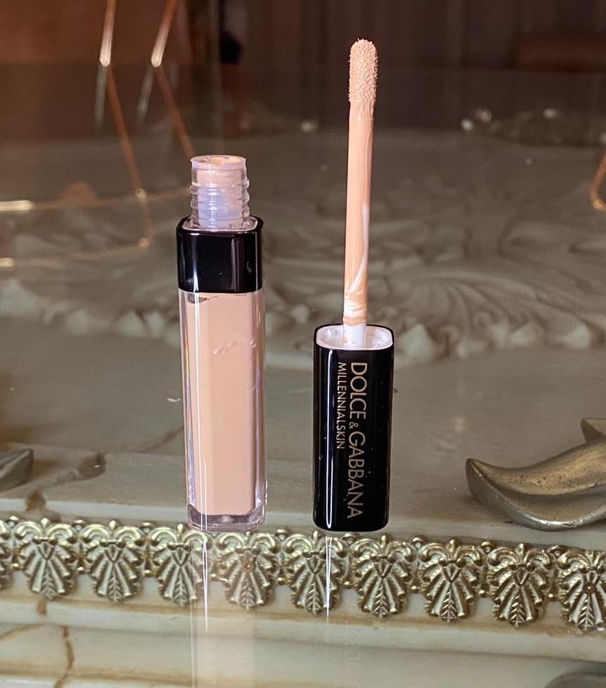 CORRECTOR D&G MILLENNIALSKIN ON THE GLOW LONGWEAR CONCEALER
