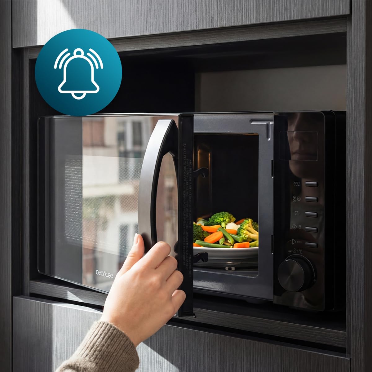 Cecotec Kuchenka mikrofalowa z Grill Proclean 5105 Black. 700 W, 20 l, technologia 3DWave, grill, 5 poziomów mocy, timer 30 min, rozmrażanie, wyświetlacz z zegarem, doskonałe zapiekanki