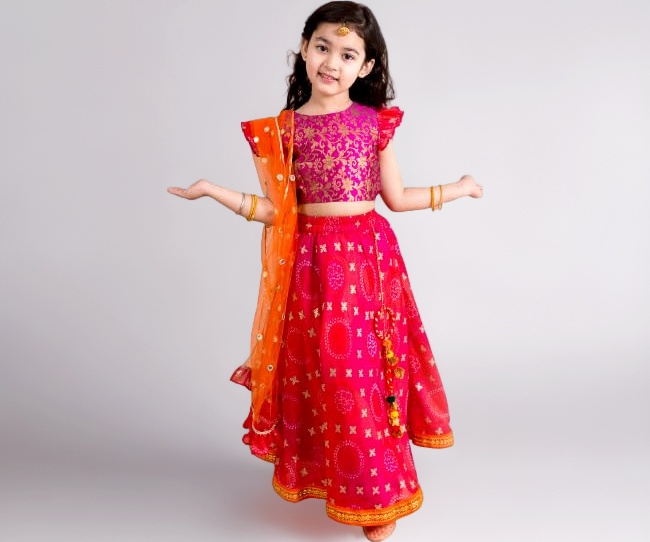 Pspeaches Girls Ethnic Magenta Brocade Short Sleeves Round Neck Woven Design Lehenga & Choli with Dupatta 3 Piece Set