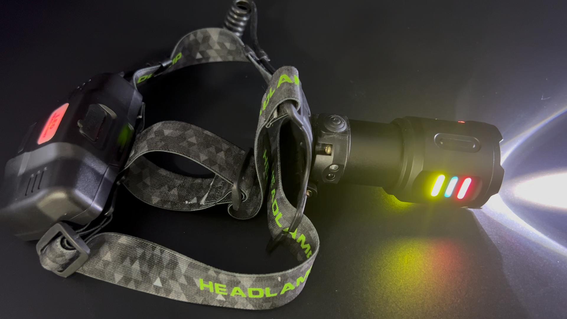 Torcia Frontale LED Ricaricabile USB 1200000LM, Lampada Frontale Nera IP65 Con Batteria