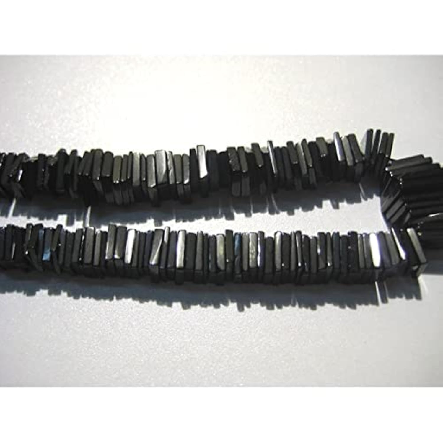 Perles de spinelle noir heishi carrées 6mm pour création bijoux fil de 40cm