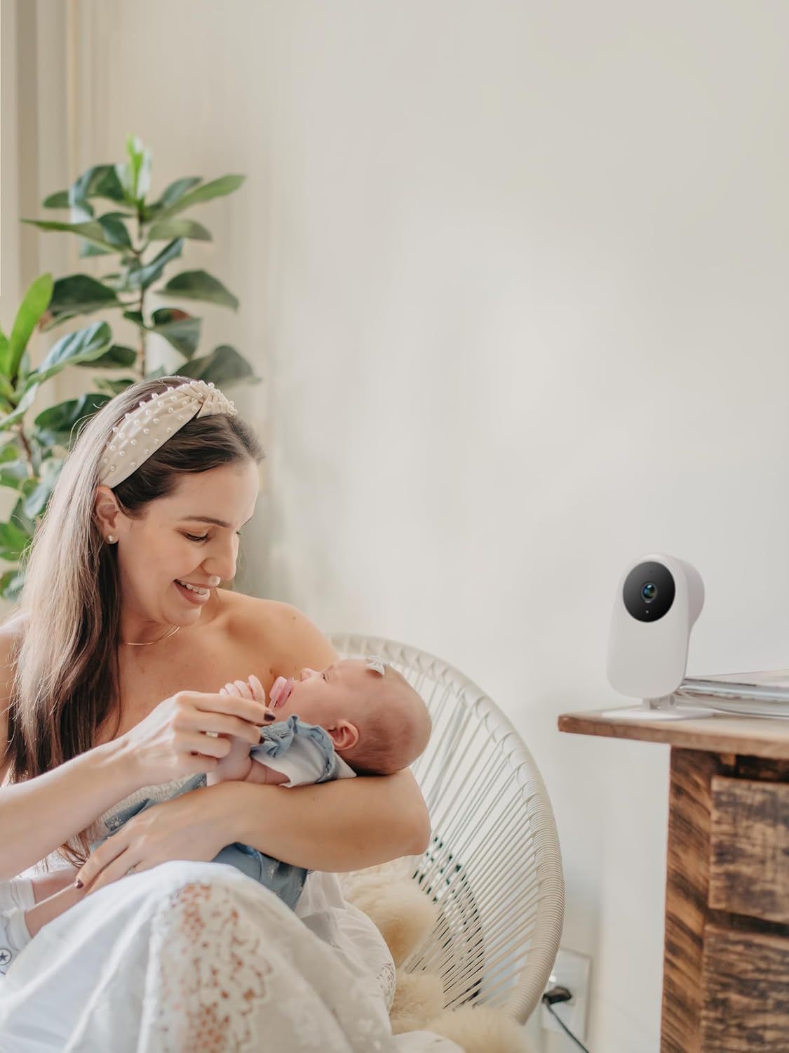 Nooie Telecamera IP Wi-Fi telecamera di sorveglianza 1080P per interni con app e rilevatore di movimento visione notturna per controllare i bambini 2 vie Audio Cloud Service