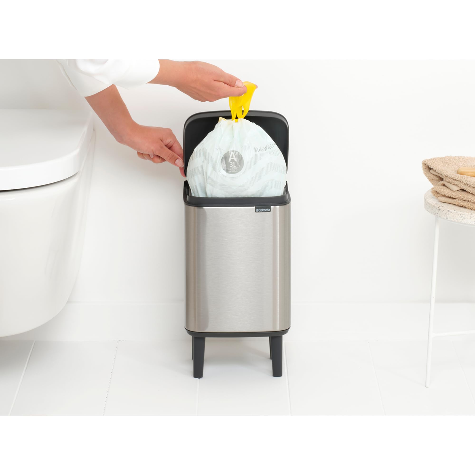 Amazon｜ブラバンシア ゴミ箱 蓋付き 手動式 耐水性 4L 幅20×奥行17.2