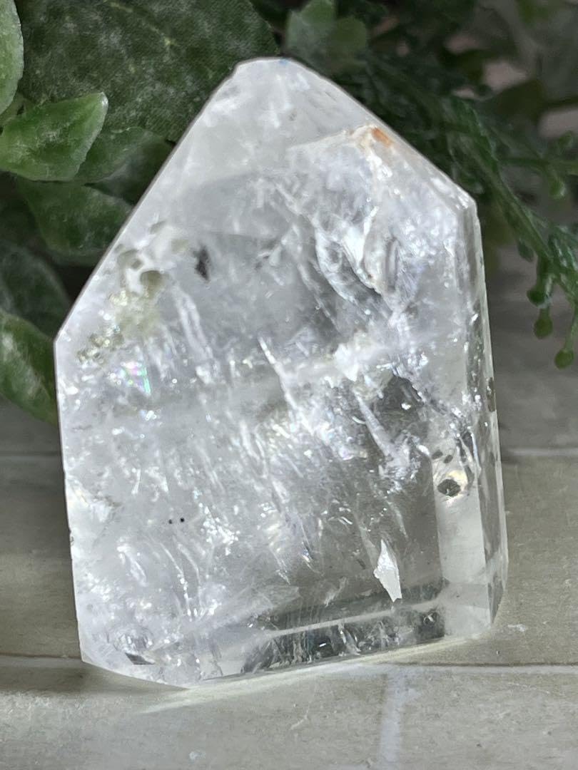 パイライトインクォーツ✨　レインボー　クリスタル　水晶　黄鉄鉱　ポイント Amazon.co.jp: パイライトインクォーツ レインボー クリスタル