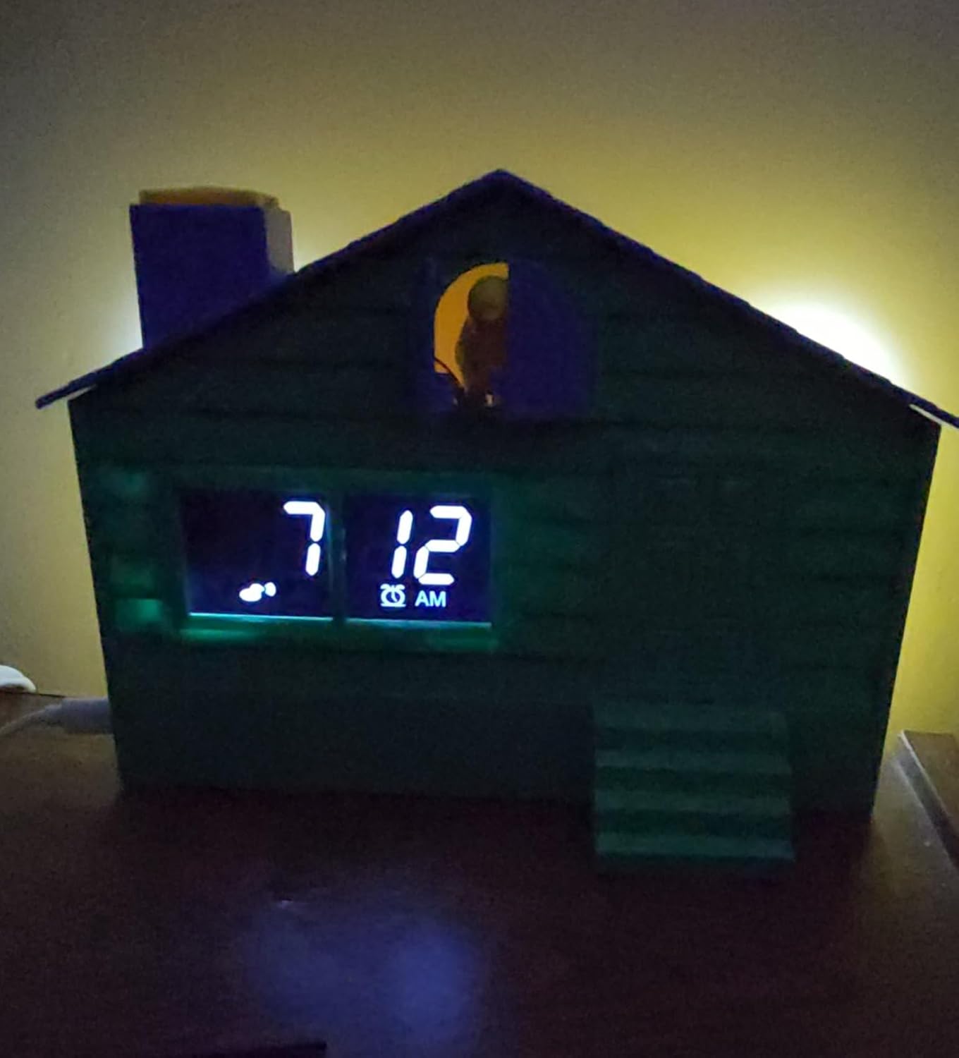 Alarm Cuckoo Clock, Alarm Clock with wake up sunrise light, cuckoo bird, relaxation mode with birds in the forest, snooze button.