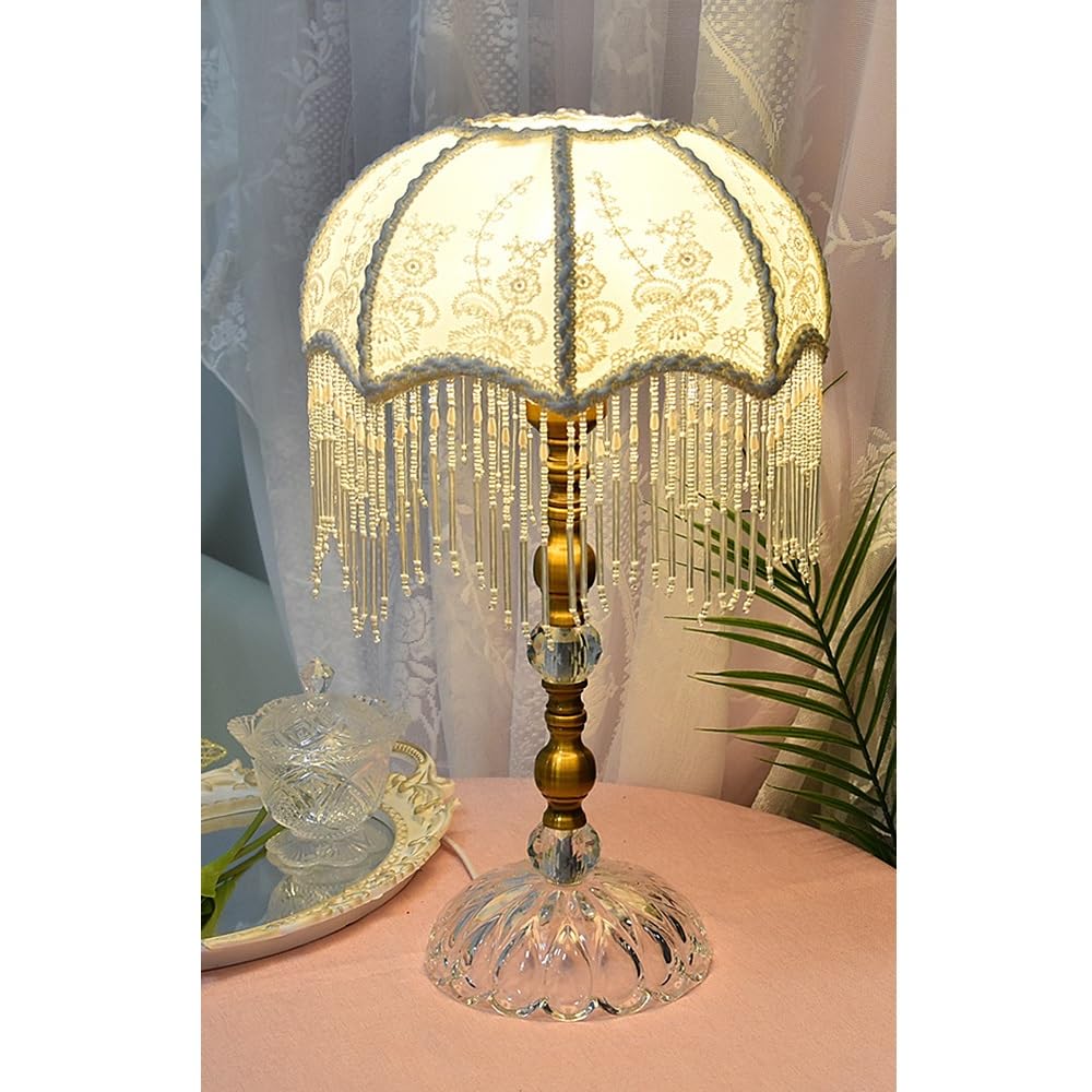 Affascinante Lampada da tavolo, lampada da comodino, lampada da lettura, camera da letto, soggiorno, paralume in pizzo vintage in vetro trasparente, stile rustico Arredamento per la casa(Bianco)