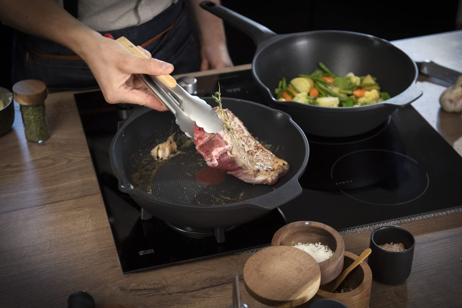 Tefal Aroma On gegoten aluminium pan, 28 cm, titanium coating, anti
