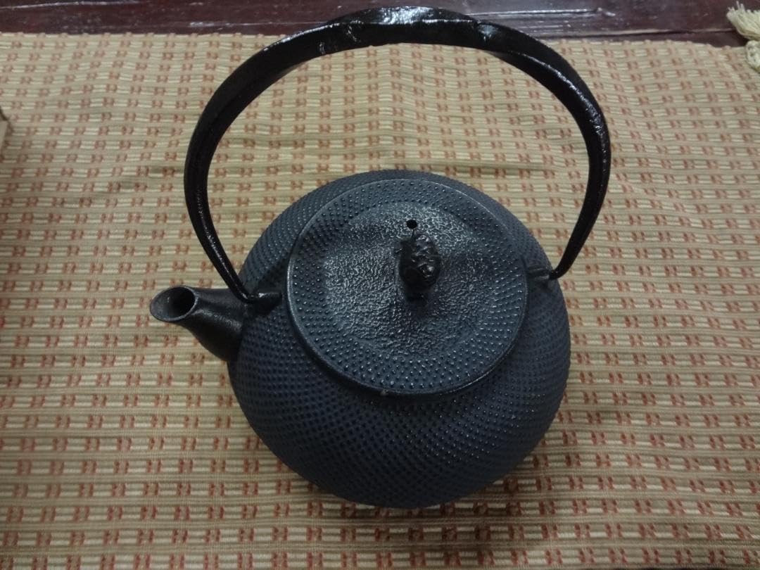 南部鉄器急須○昭和レトロデザイン○鉄瓶 急須 茶こし付き 鉄分補給 直 
