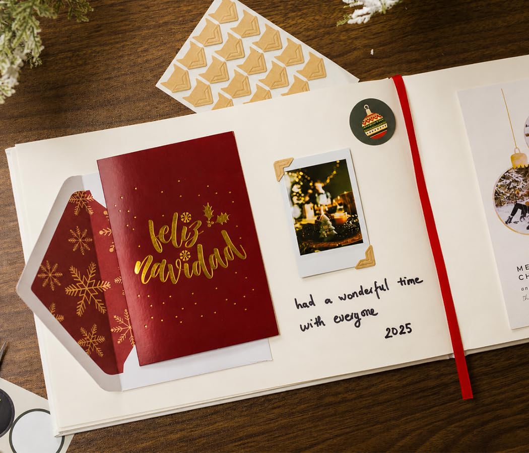 Holiday Memory Book (rosso) – Copertina rigida in velluto goffrato con lamina d'oro, 120 pagine bianche, carta spessa 140 g/m², segnalibro con nastro, biglietti di Natale