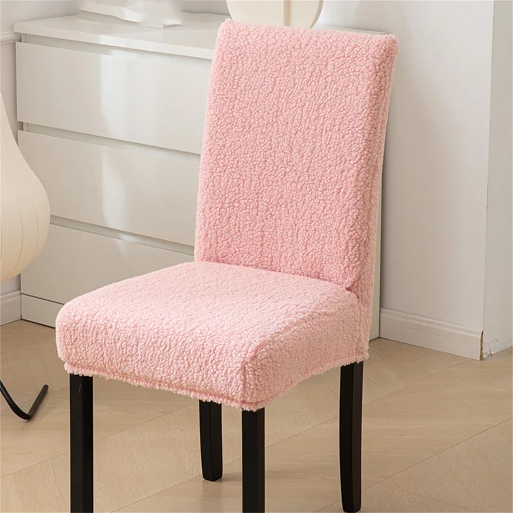 Housse de chaise en laine d'agneau pour créer un salon chaleureux