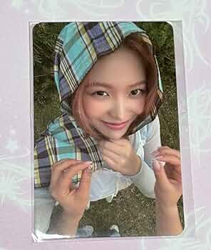 Amazon.co.jp: Redvelvet cosmic イェリ 特典トレカ SMSTORE