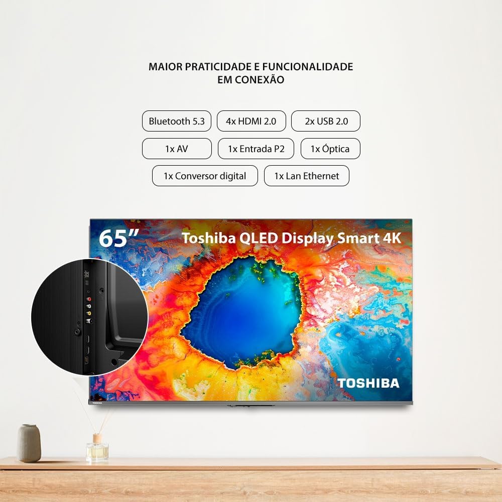 Smart TV QLED 65" em uma sala de estar moderna