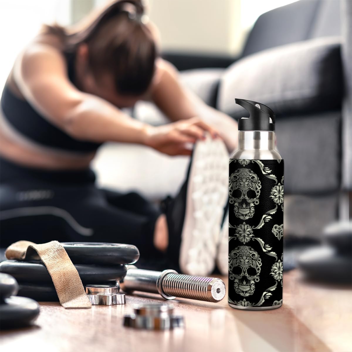 Edelstahl-Trinkflasche Mit Strohhalm – 900 Ml, Doppelwandig, Vakuumisoliert, Auslaufsicher, Graues Totenkopf-Motiv