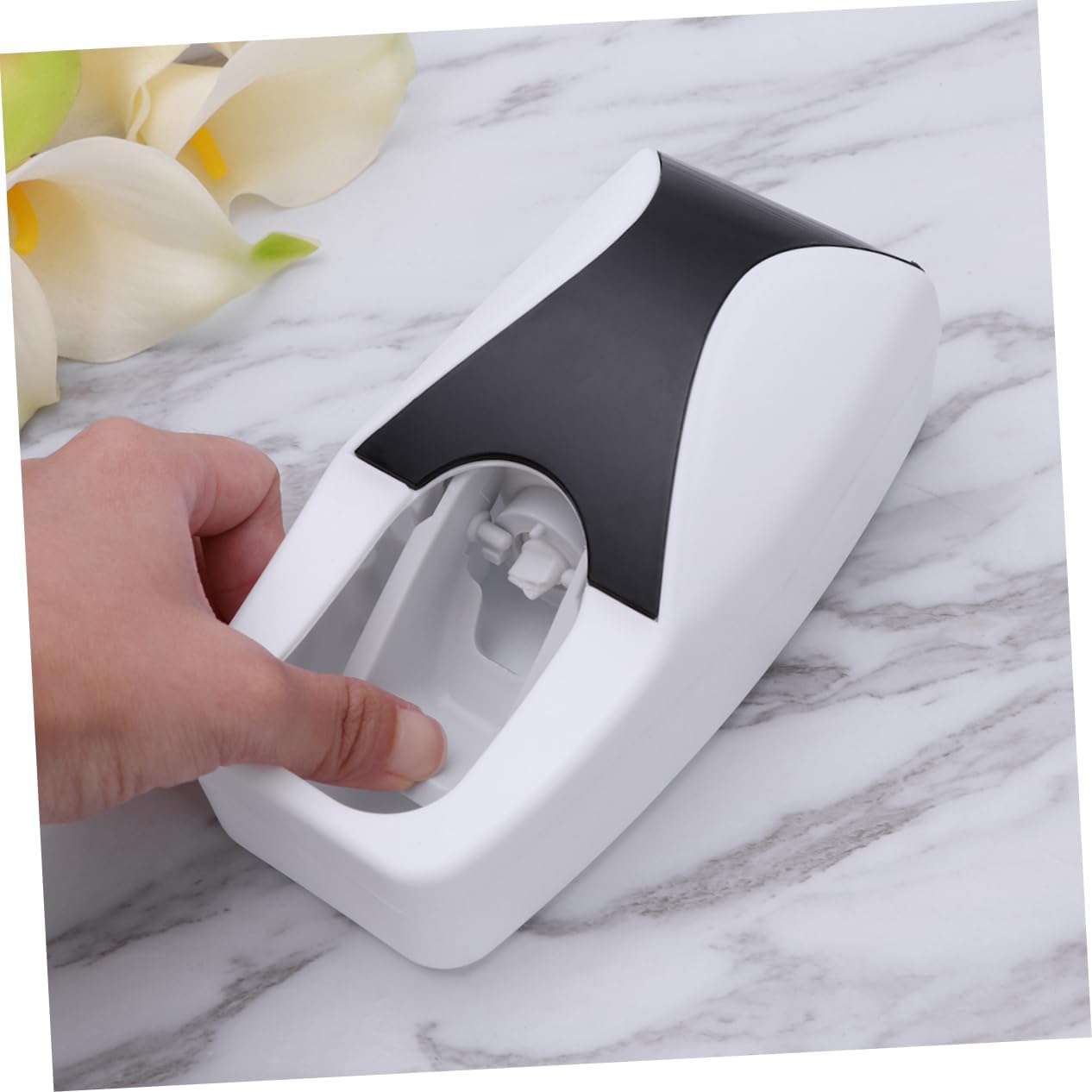 Unomor Bathroom Toothpaste Dispenser Automatic Toothpaste Squeezer Brush Holder Kit Plastic for Long-Lasting Use Random Style image 5