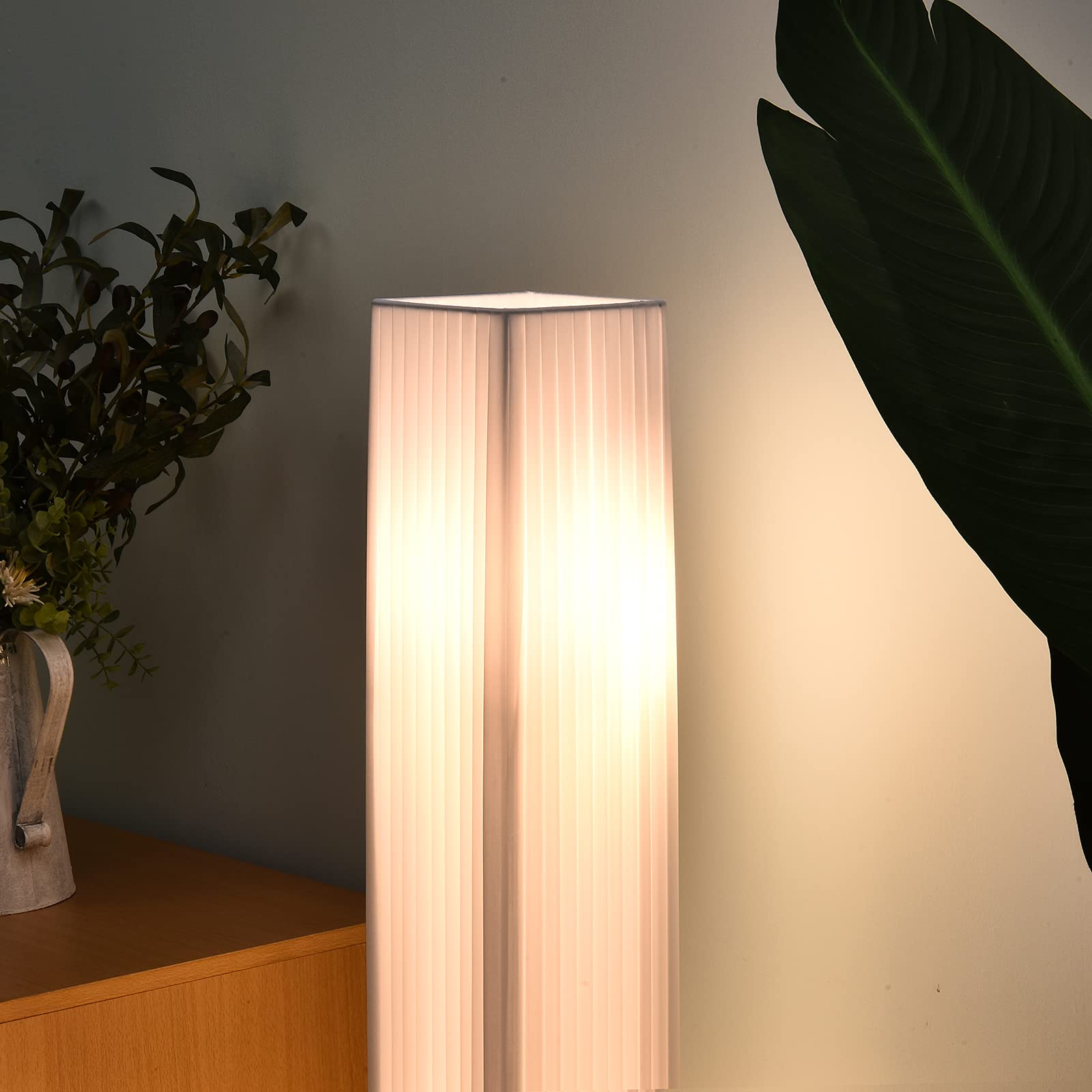 HOMCOM Lampadaire Lampe sur Pied de Salon Style Moderne Lampadaire sur Pied avec Interrupteur pour Chambre 120 cm Acier Blanc