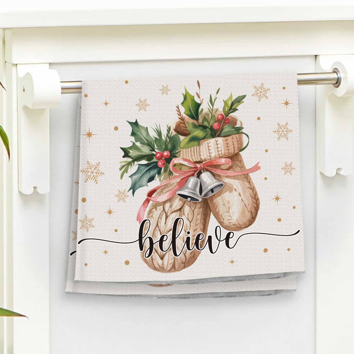 Christmas Winter Kitchen Hand Towels Christmas Holiday Party Decorations for Farmhouse Home Kitchen Decor Gifts Berry Gloves Decorative