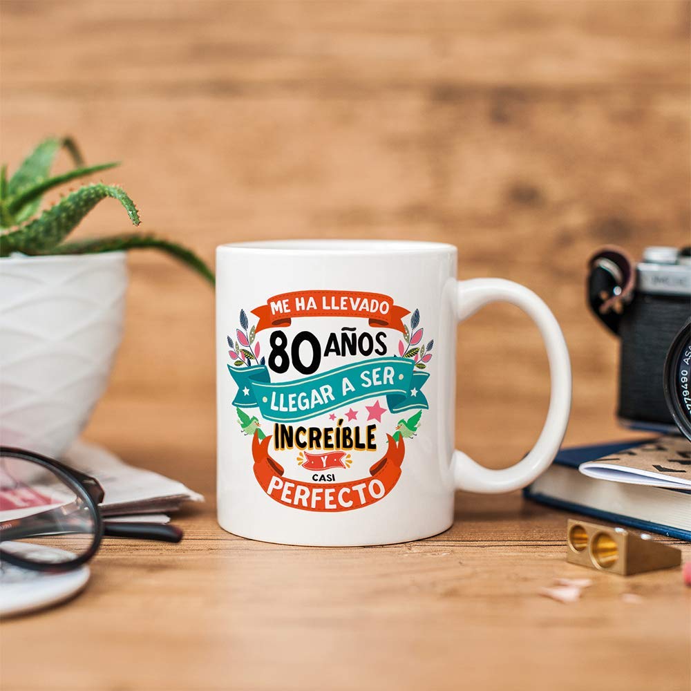MUGFFINS Taza 80 Cumpleaños - "Me ha llevado 80 años llegar a ser increíble y casi perfecto - Regalos Desayuno Feliz Cumpleaños — view 6