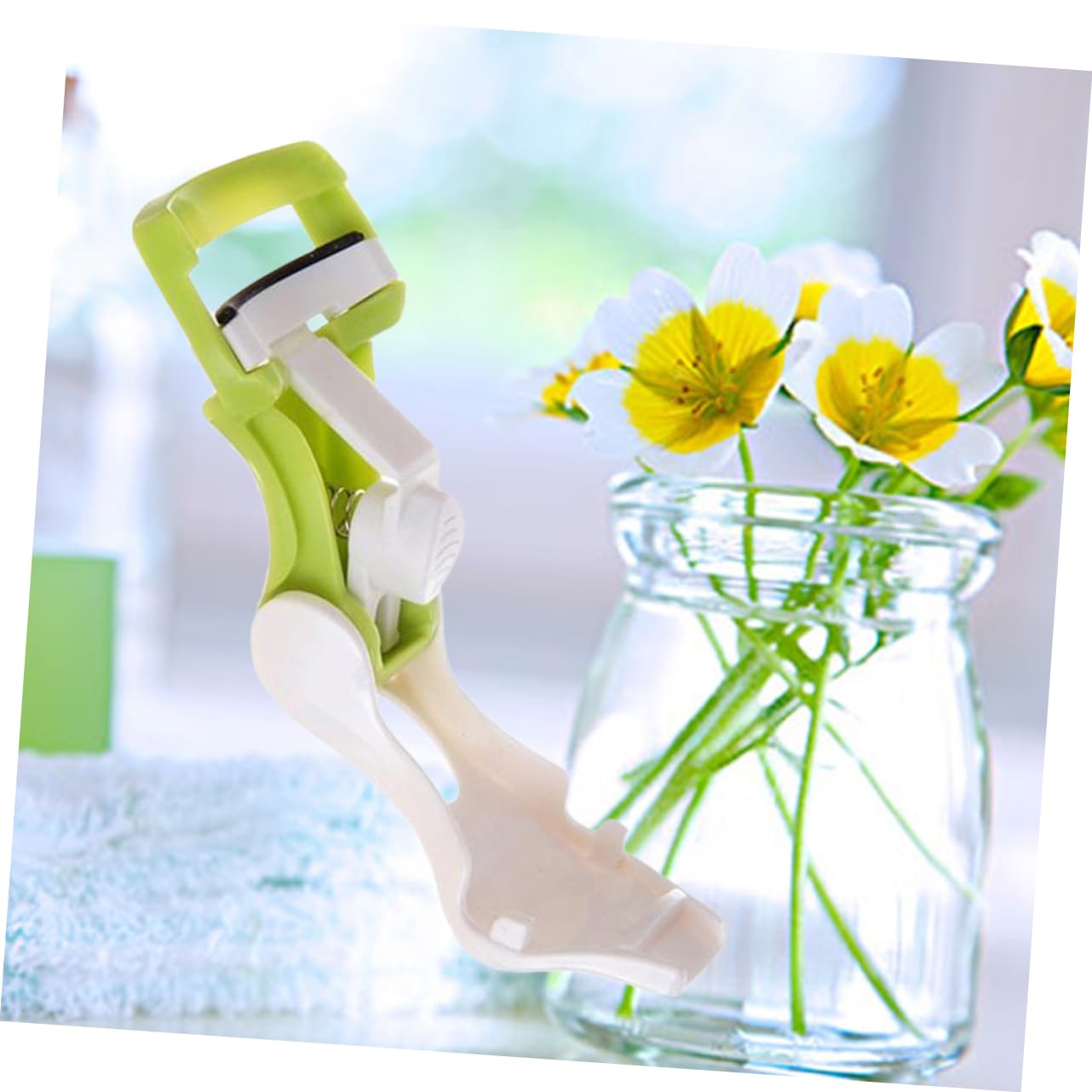 Ipetboom Mini Extension Eyelash Curler with Tweezers and Holder Professional Eyelash Clipper for Beginners Gentle Curling Tool for Stunning Eye Makeup Portable White Design