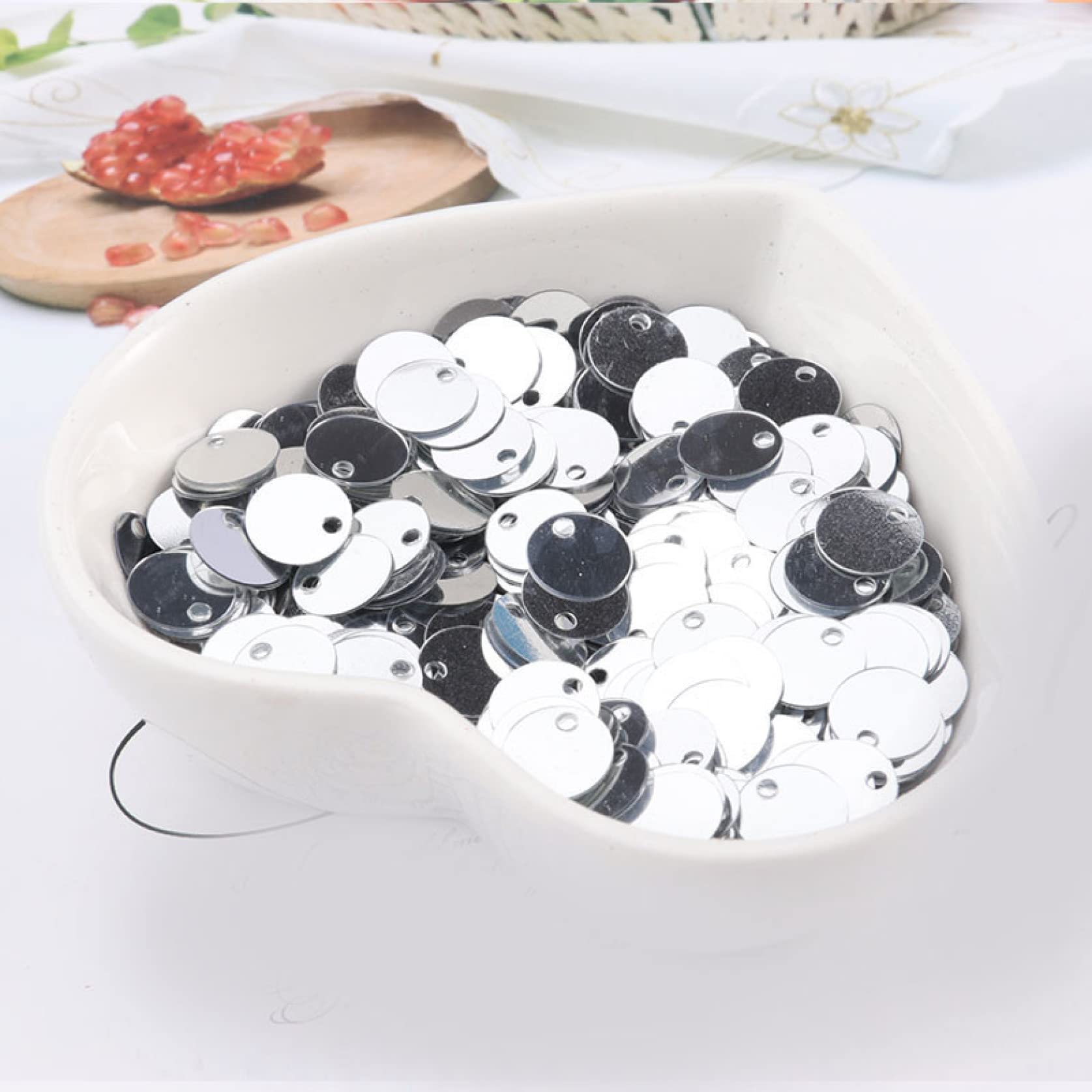 Luźne cekiny, Paillettes500g Cekiny DIY Materiał do szycia Kolorowe okrągłe Paillettes Dekoracja paznokci Odzież Szycie Akcesoria do sukni ślubnej (kolor: srebrny, rozmiar: 0,81 cm 500 g)