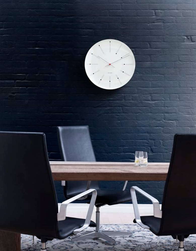 【ARNE JACOBSEN】BANKERS WALL CLOCK 290mm Amazon.com: Arne Jacobsen Bankers Clock, 290mm : Home & Kitchen