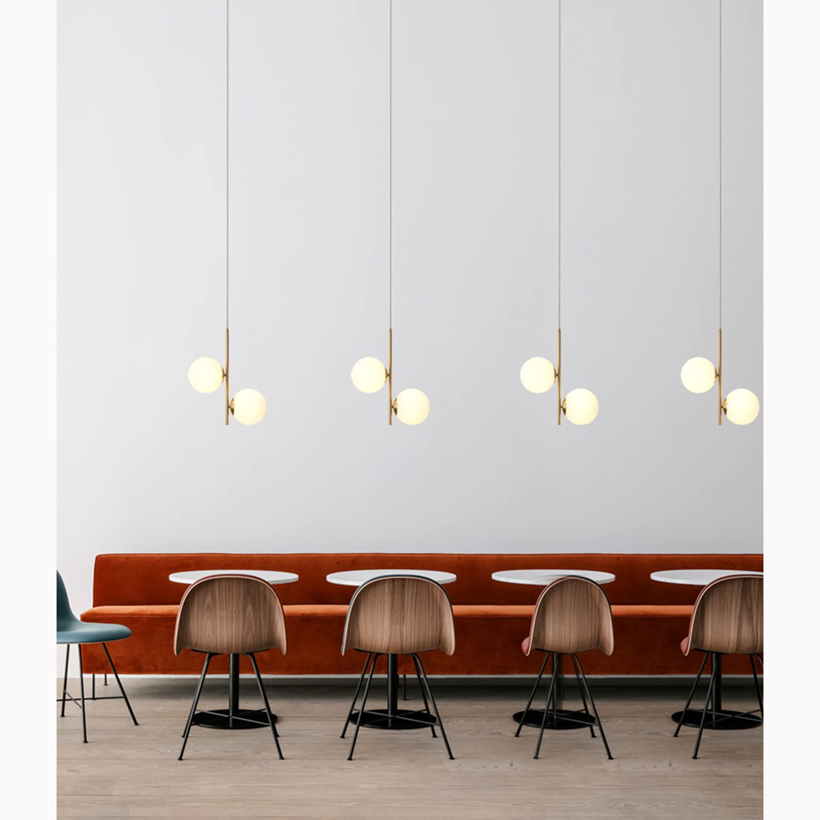 Lampada a sospensione in vetro bianco a globo a 2 luci, sfera di vetro bianca e lampada a sospensione in ottone dorato Matel Lampadario a soffitto (2 luci)