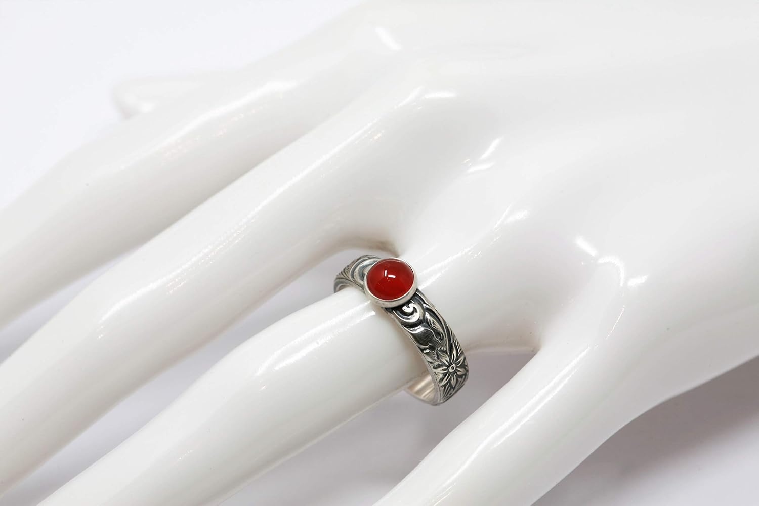 Carnelian Ring Flower Pattern Vintage Silver