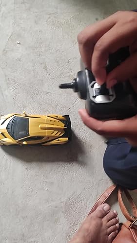 Amazon.co.jp: 100 CLASSIC 公式ライセンスリモコンRCカーシリーズ 1