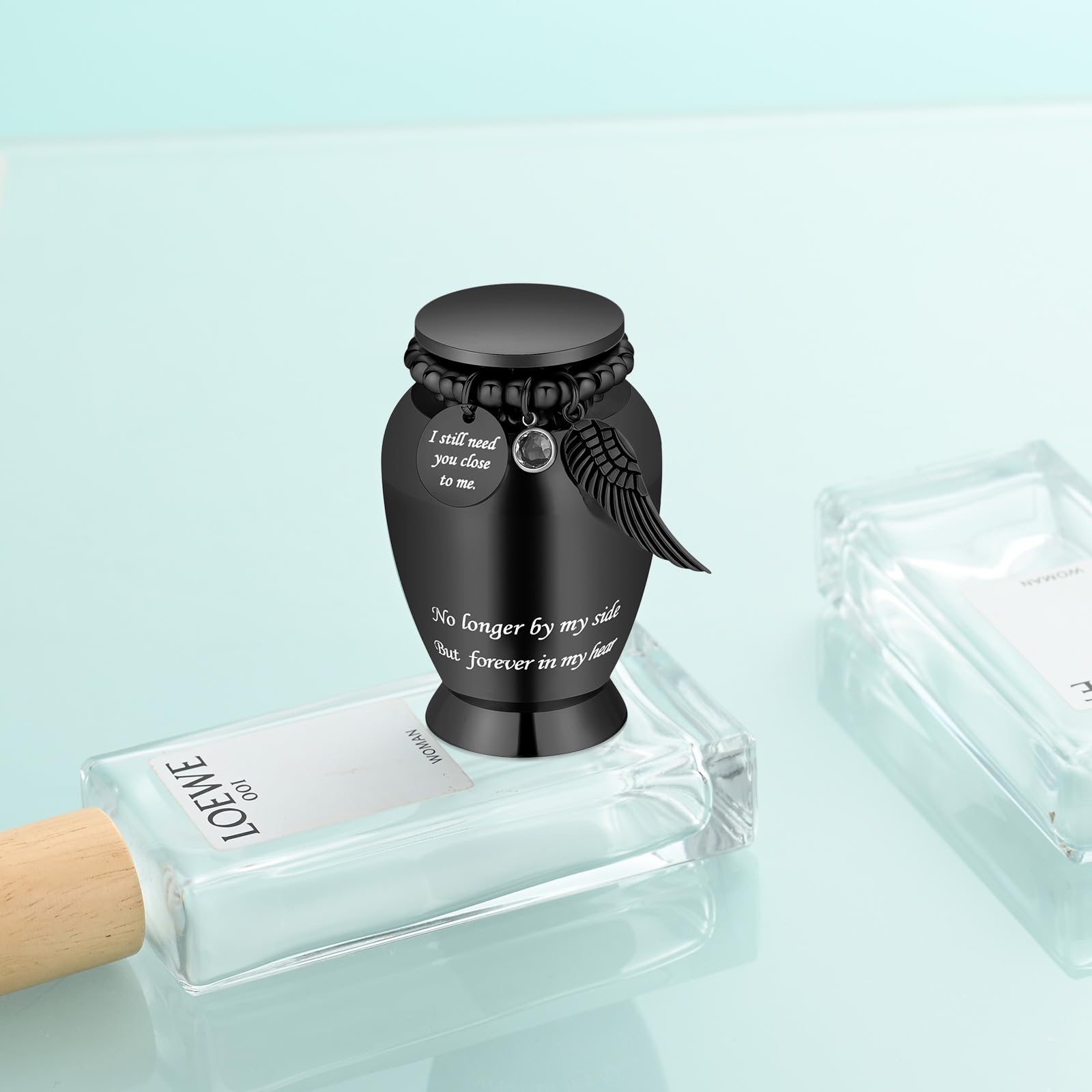 Kleine Urnen für menschliche Asche Andenken Kremation Urne für menschliche Asche mit Flügeln Charme Mini Personal Funeral Urne für Haustier (Schwarz-große Flügel)